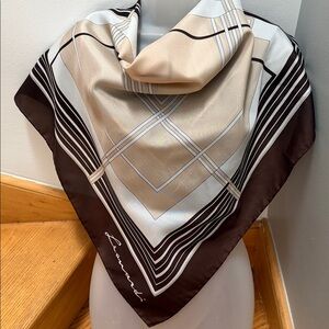 Leonardi Geometric Fashionable Silky Square Scarf VTG